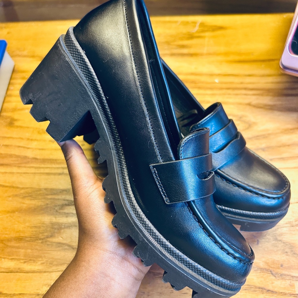 Mudd Black Chunky Lug Heel Loafers - Picture 4 of 13